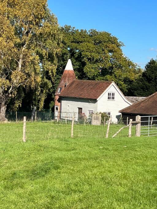 Beautiful 2 Bed Oast - 15 Acre Farm - Tunbridge Wells Villa Esterno foto